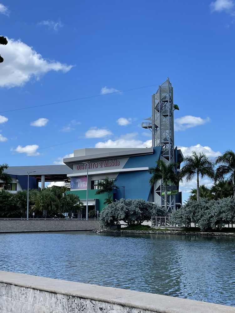 Distrito Tmobile Building Exterior San Juan Escambron Beach