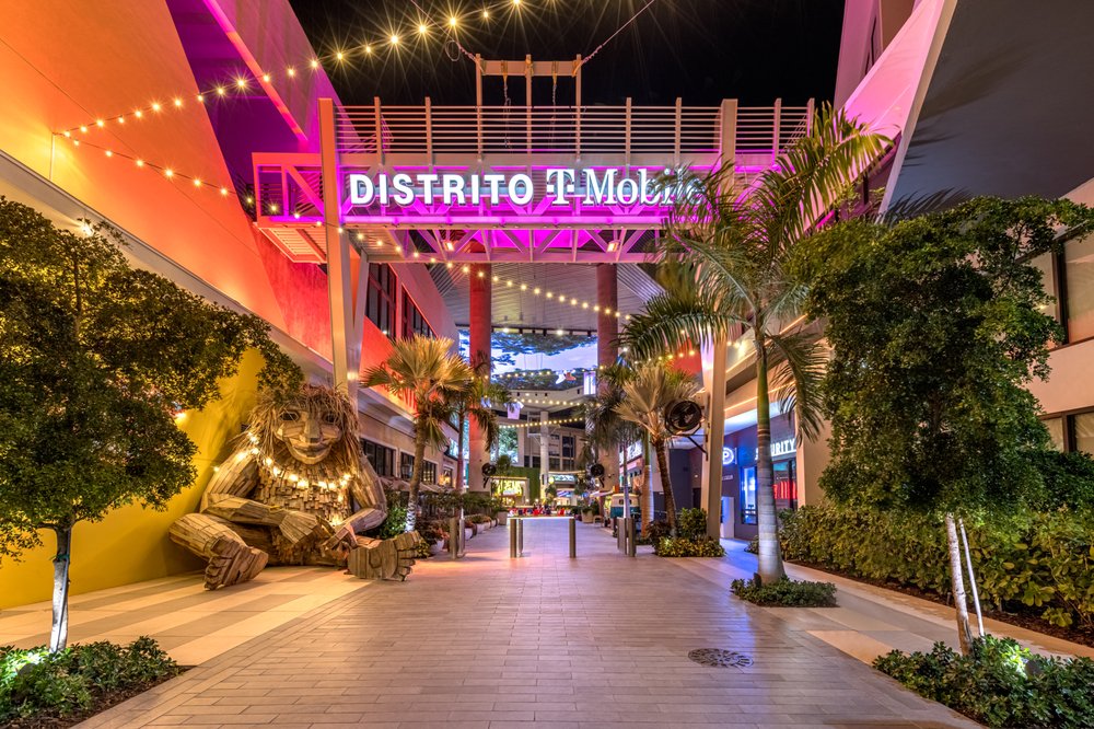 Distrito Tmobile San Juan Puerto Rico Walkway San Juan Port