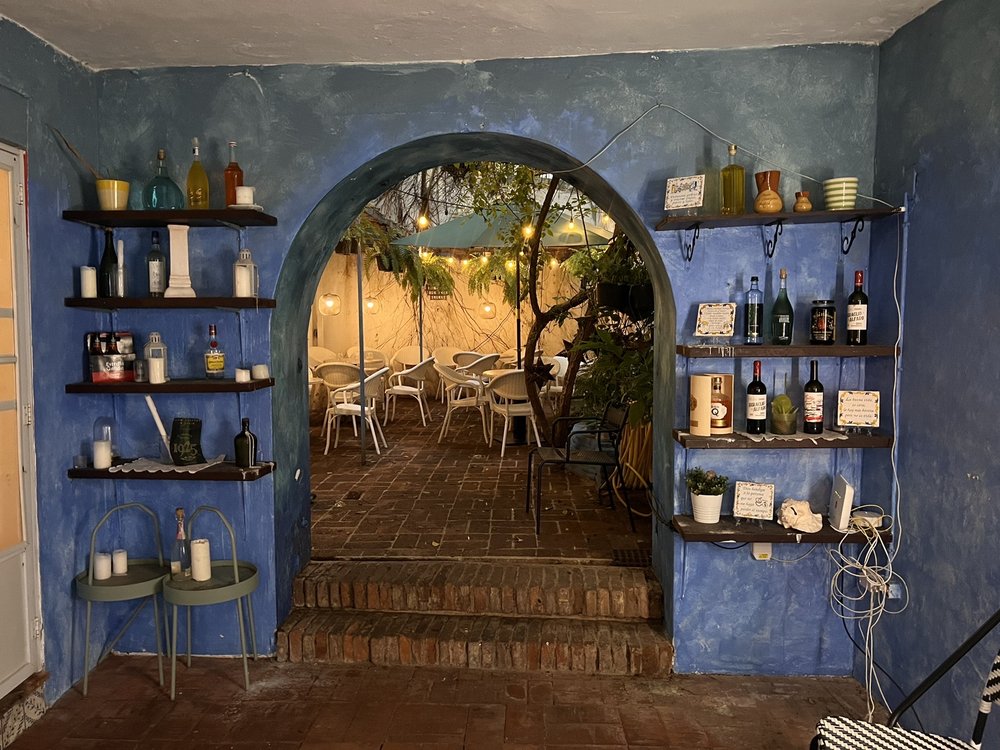 El Champi San Juan Port Inside To Outside Patio