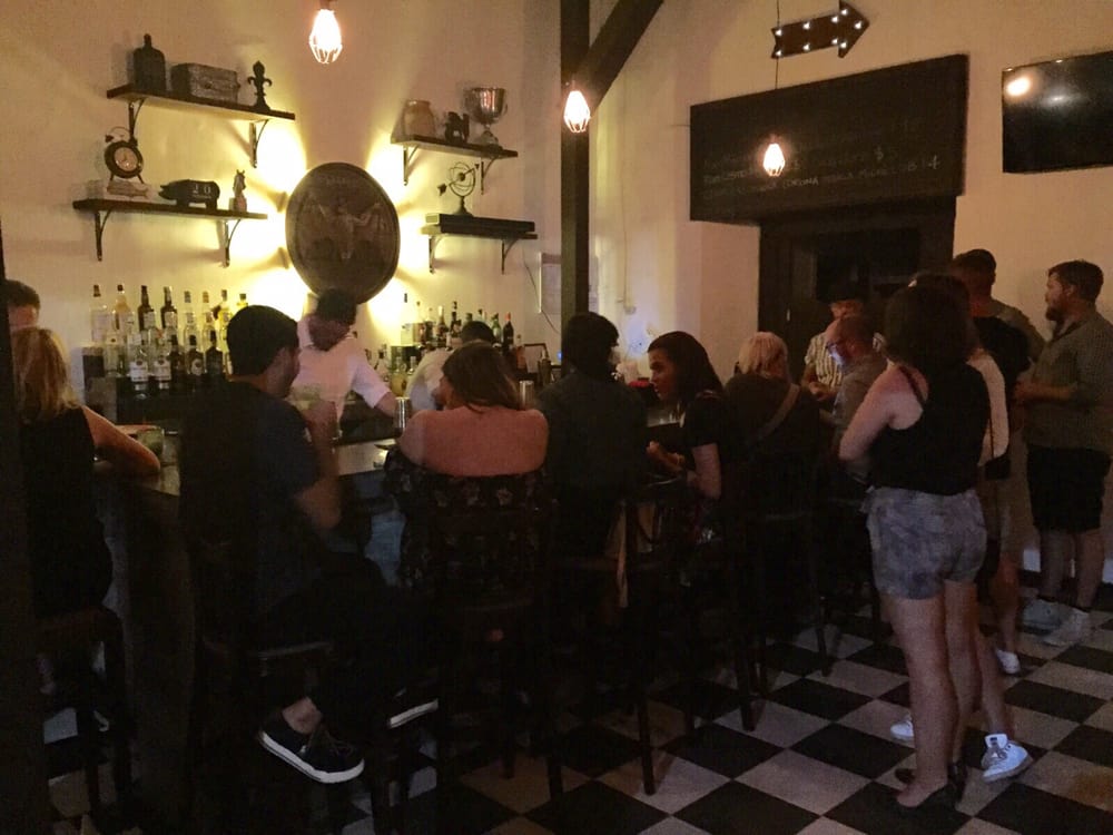 El Quinque Escambron Beach Interior