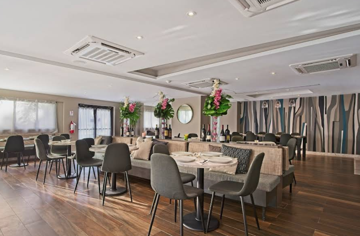 Marcella Restaurant By Jose Sanchez Escambron Beach Interior