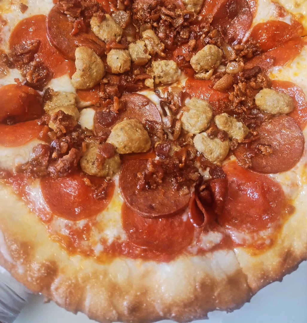 Pizza Pizzaria Artesanal Escambron Beach Pepperoni Pizza