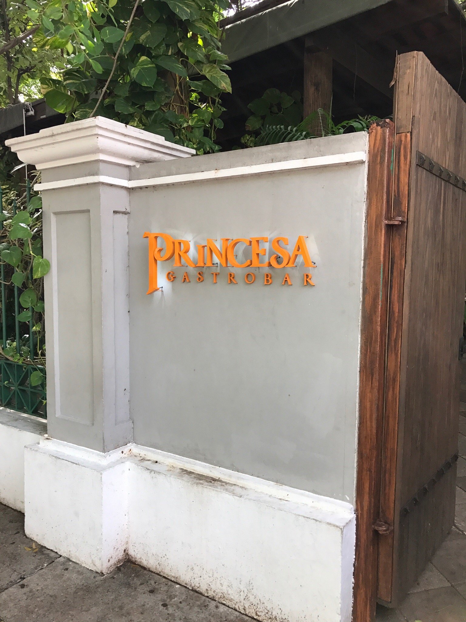 Princesa Cocina Cultura San Juan Port Exterior