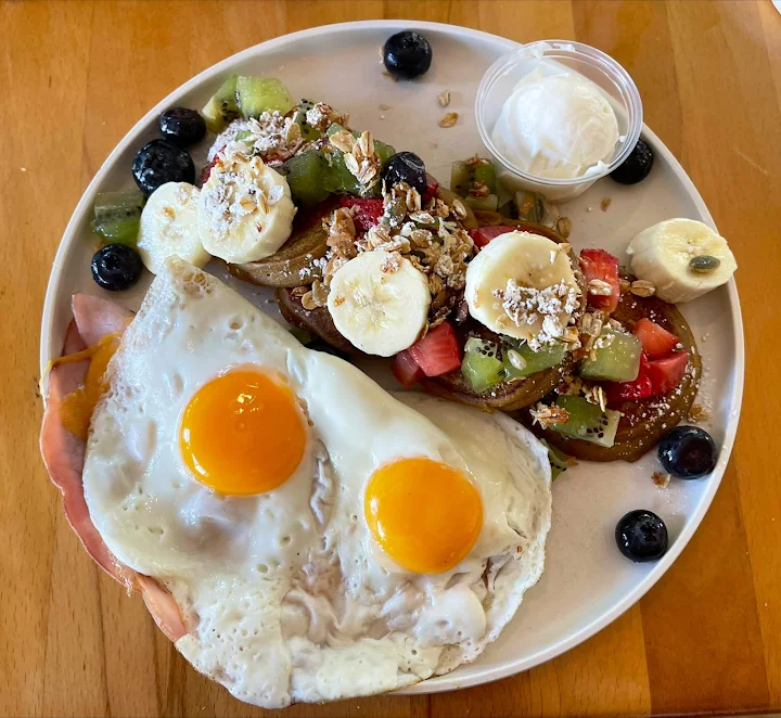 Tostado Escambron Beach Eggs