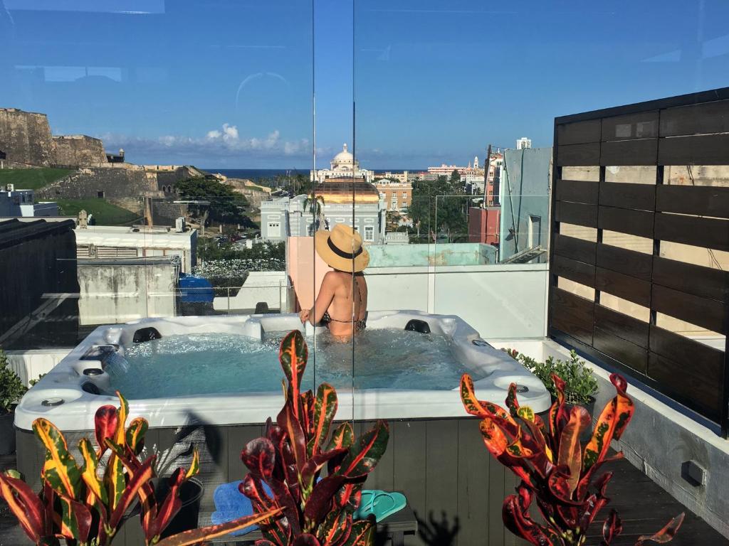 352 Guest House Hotel Boutique San Juan Port Rooftop Hot Tub