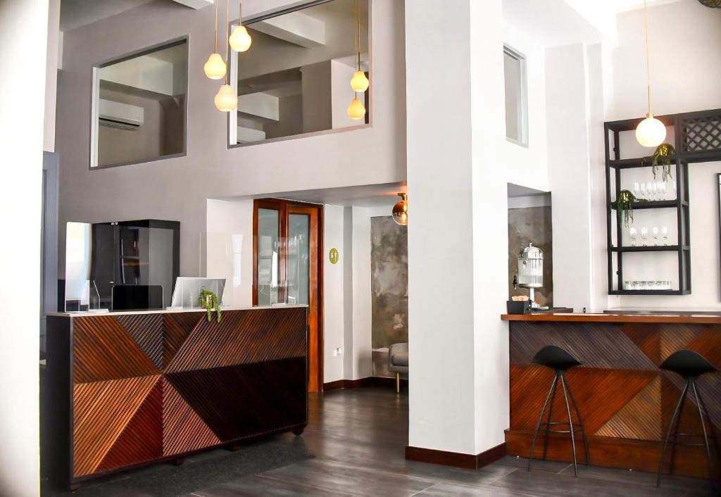 El Colonial San Juan Port Front Desk